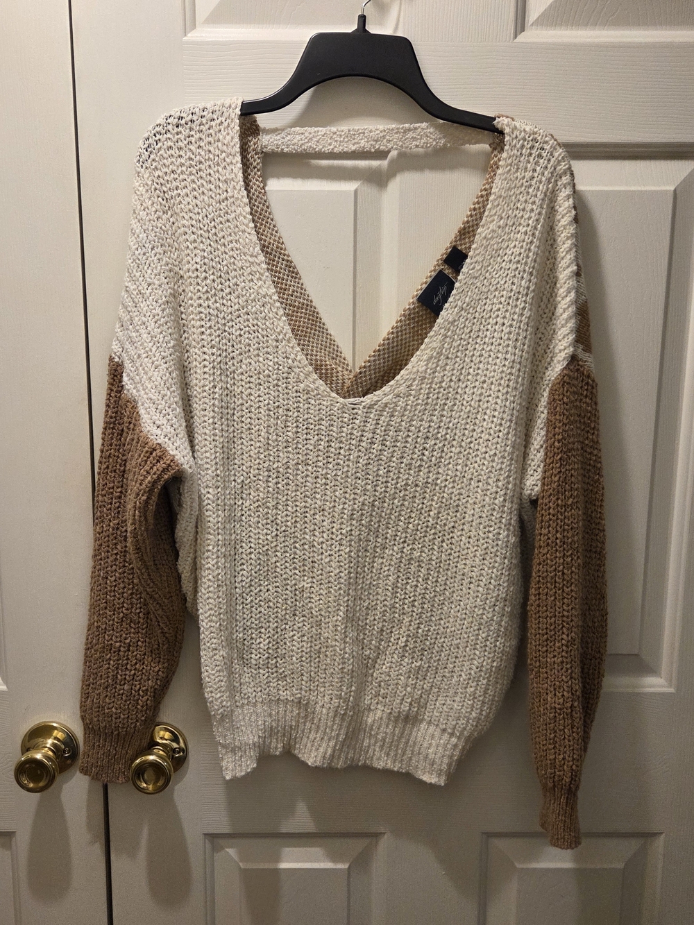 Daytrip Chunky V-Neck Colorblock Sweater in Cream & Brown - Picture 1 of 3